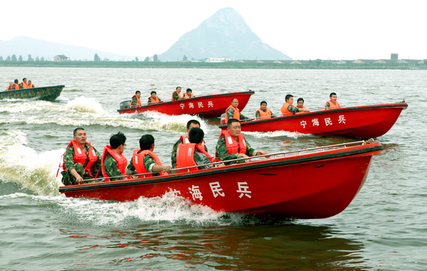 國網(wǎng)寧?？h供電公司為“抗災(zāi)治患”在8個供電所均組建應(yīng)急救援隊