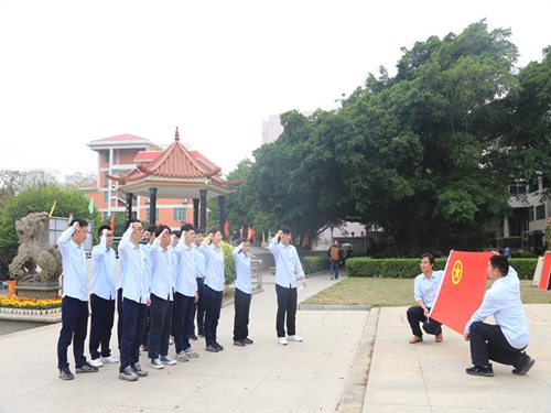 國家能源集團(tuán)福建晉江熱電公司團(tuán)委組織開展“學(xué)黨史、祭英烈、當(dāng)先鋒”主題團(tuán)日活動(dòng)