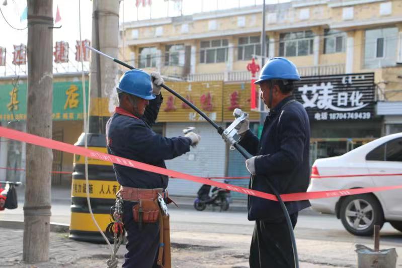 興和供電公司實(shí)施城網(wǎng)改造升級　備戰(zhàn)冬季用電高峰