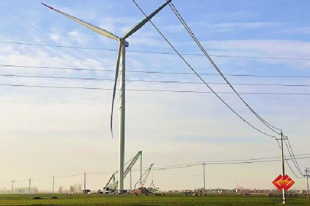 國華投資東明二期風電項目完成風機吊裝