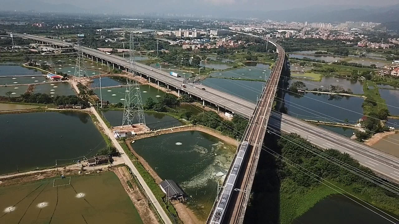 廣東肇慶220千伏鼎湖天然氣熱電冷聯(lián)產(chǎn)送出工程全線貫通