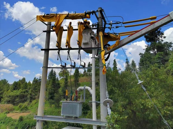 貴州石阡供電局大力推進(jìn)低電壓、重過載專項治理，提升電力供應(yīng)穩(wěn)定性